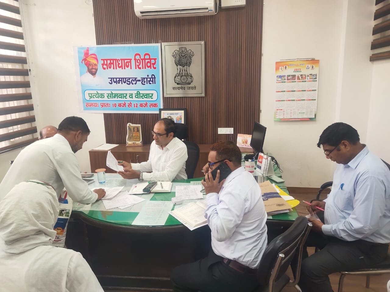 SDM Rajesh Khoth heard public problems in Samadhan Camp.
